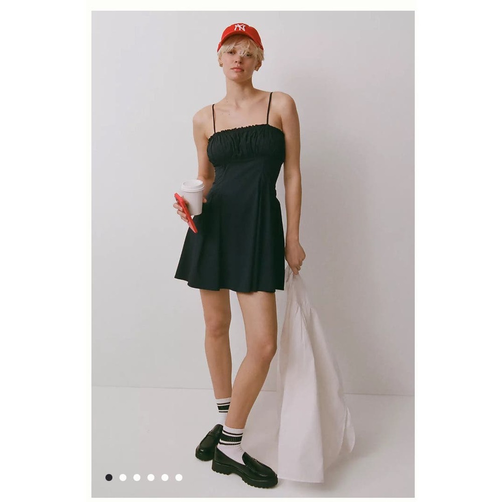 Maeve Ruched Pleated Flare
Dress Size 6